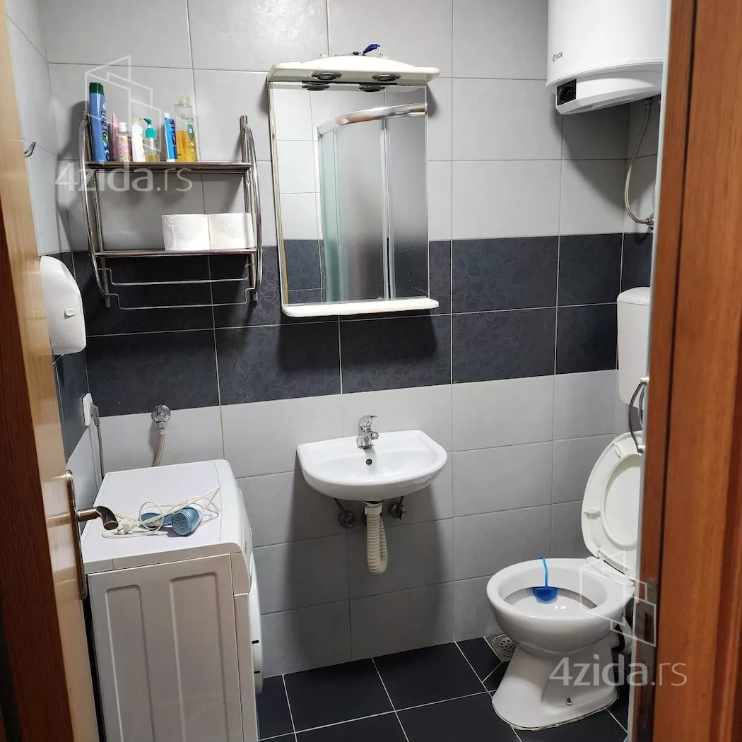 Petosoban stan | 4zida