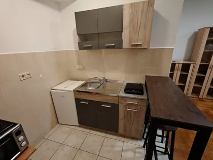 Vuka Karadžića 1 | 4zida.rs