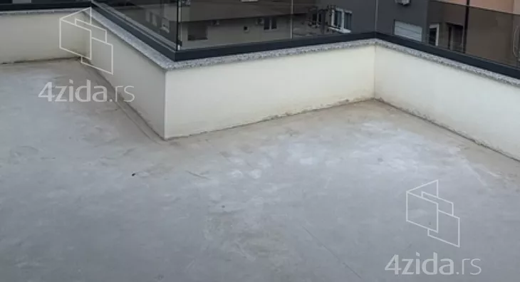 Šestosoban stan | 4zida