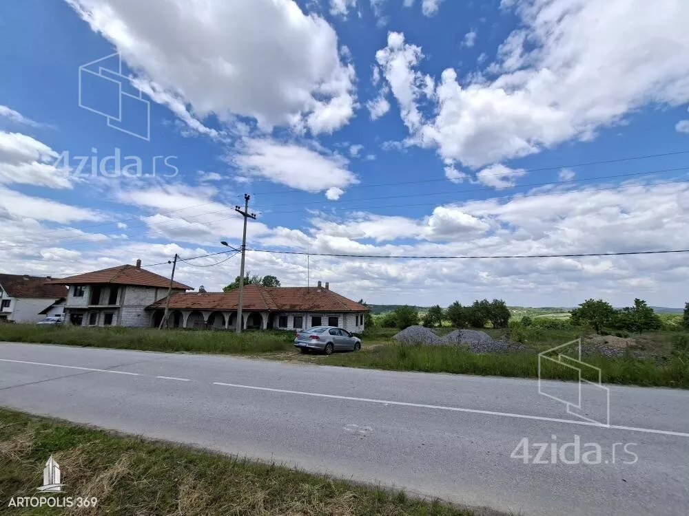 Poslovna zgrada | 4zida