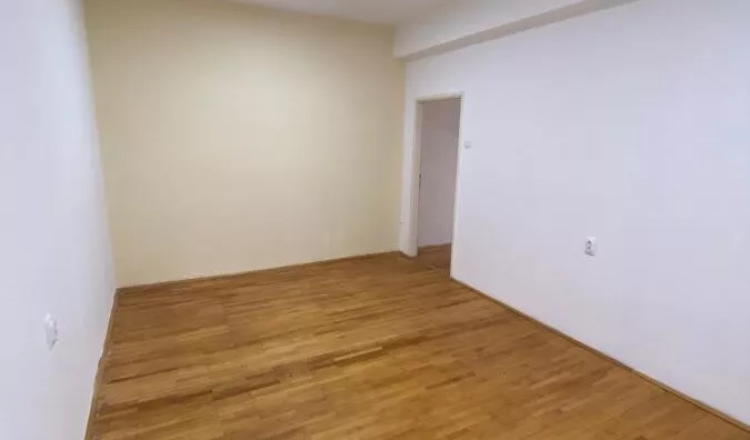 Poslovna zgrada | 4zida