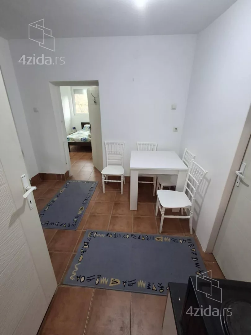 Četvoroiposoban stan | 4zida