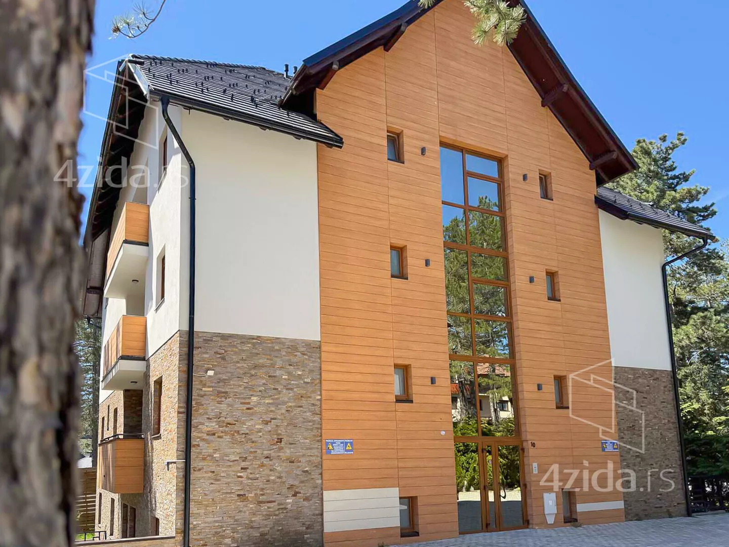 Jednoiposoban stan | 4zida