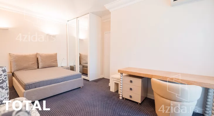 Šestosoban stan | 4zida