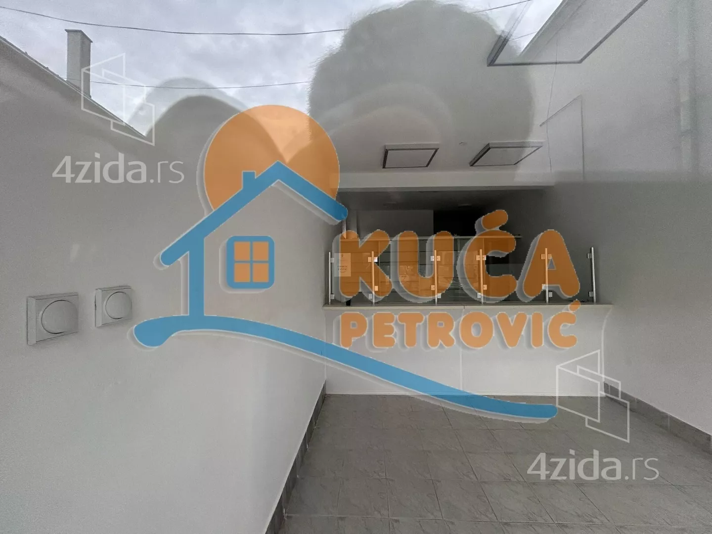 Lokal | 4zida