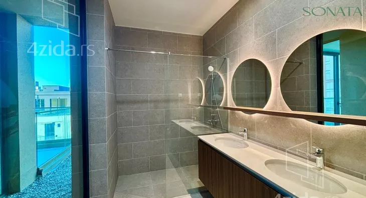 Šestosoban stan | 4zida