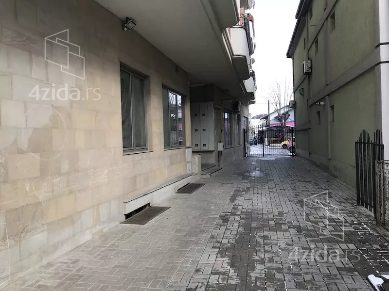 Poslovni prostor | 4zida