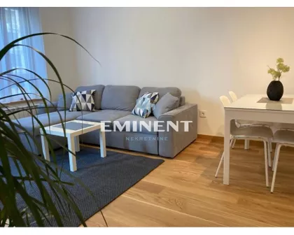 Tadije Sondermajera | 4zida.rs