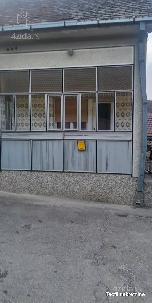 Poslovni prostor | 4zida