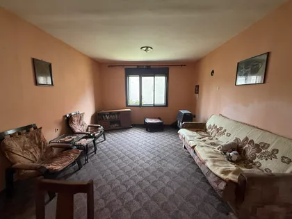 Laćarak | 4zida.rs