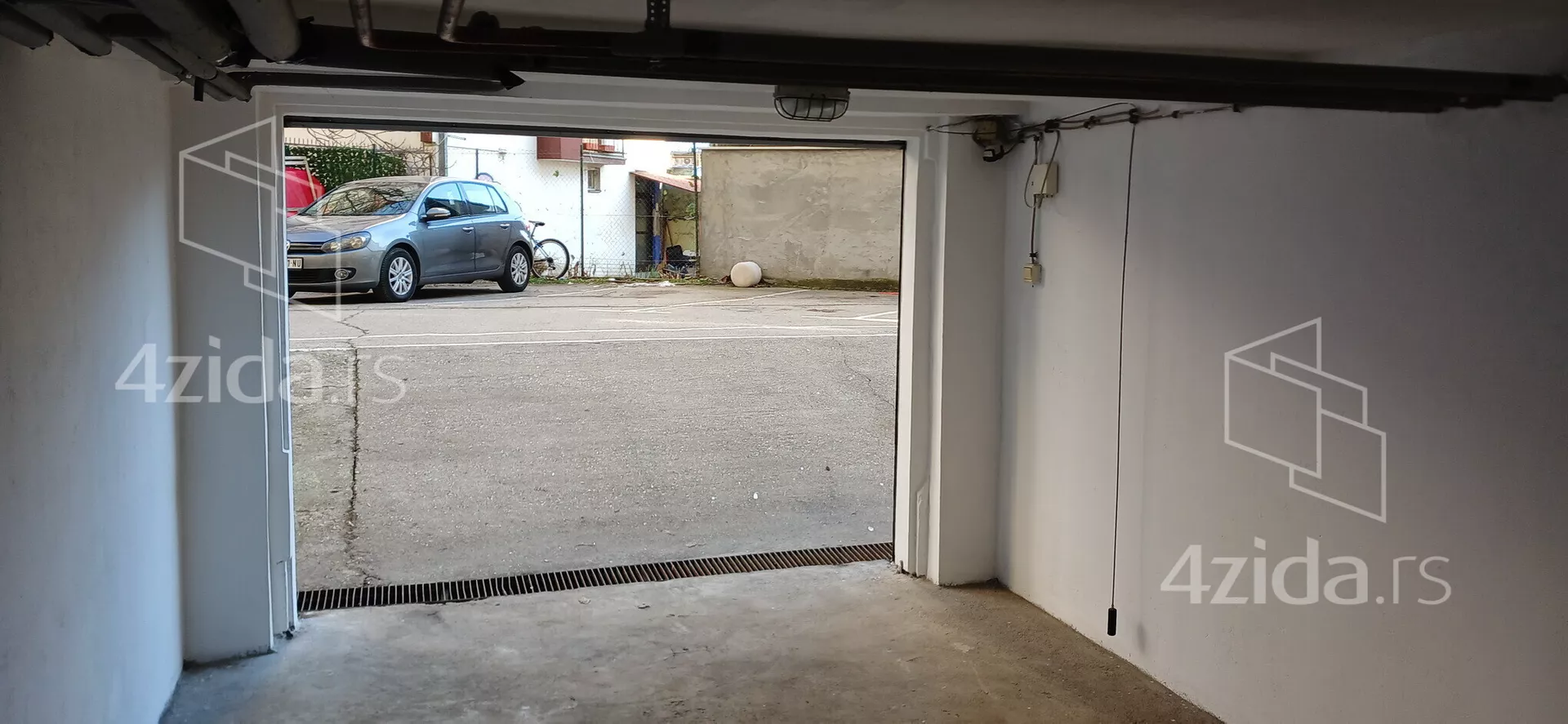 Garaža | 4zida