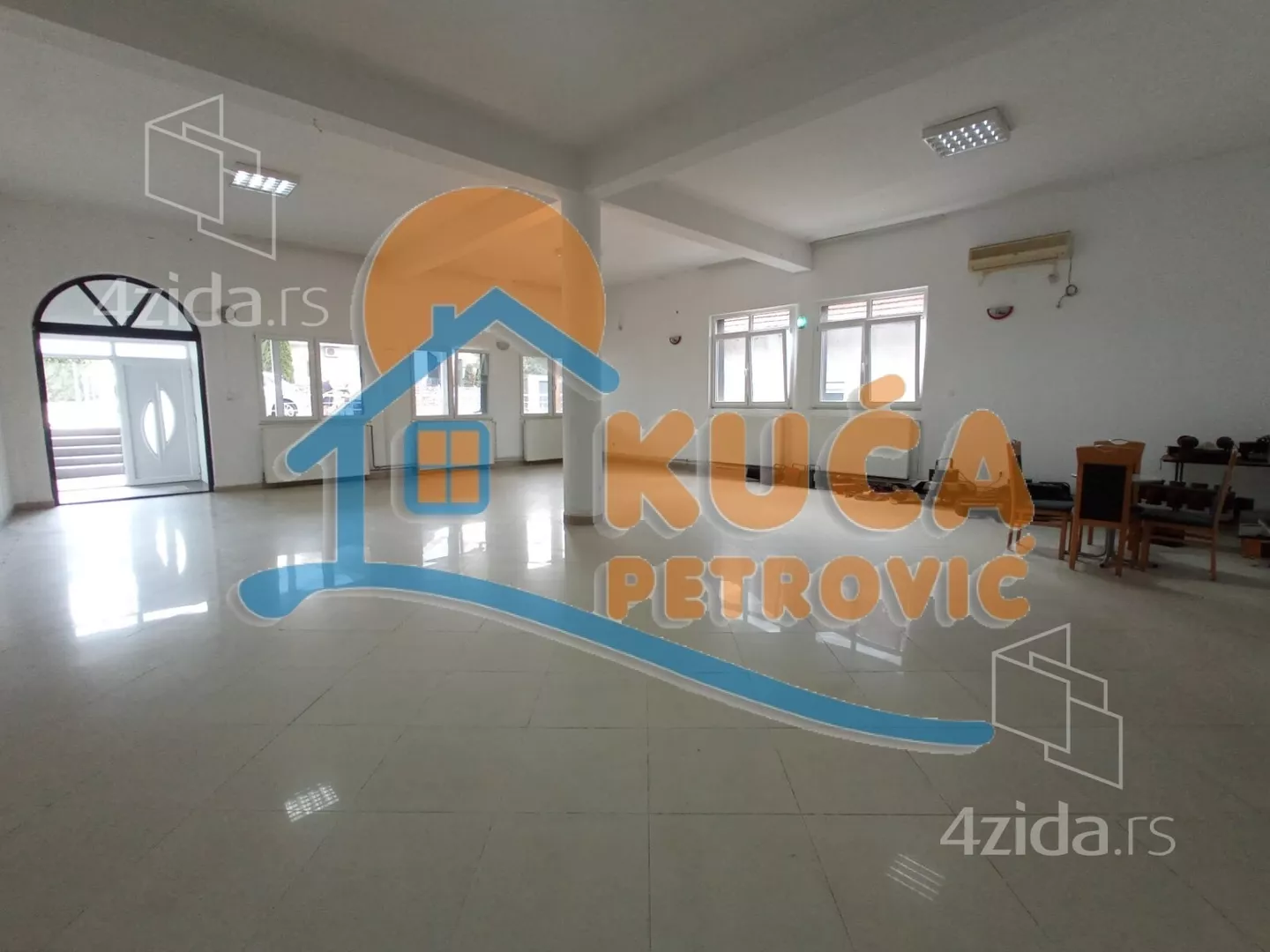 Lokal | 4zida
