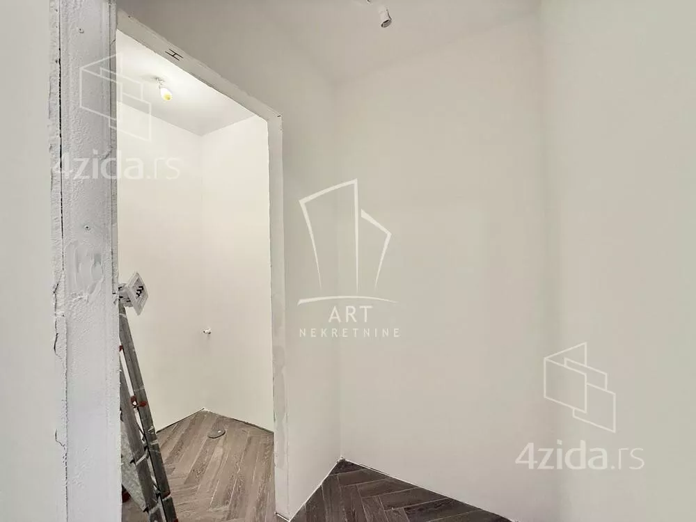 Lokal | 4zida