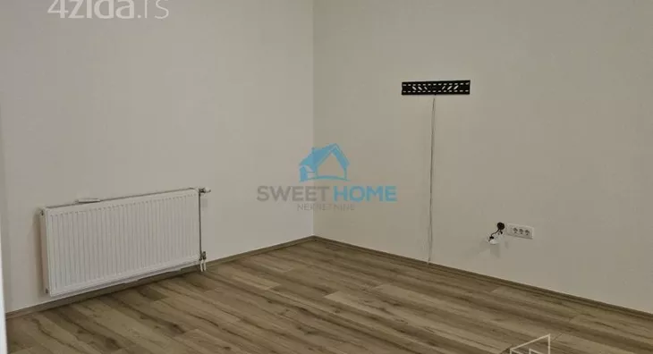 Poslovna zgrada | 4zida