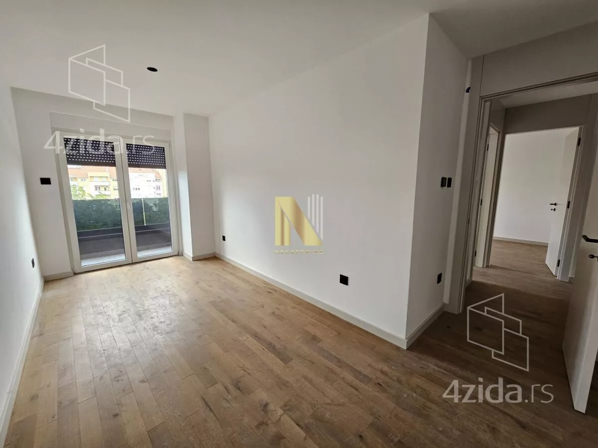 Petosoban stan | 4zida