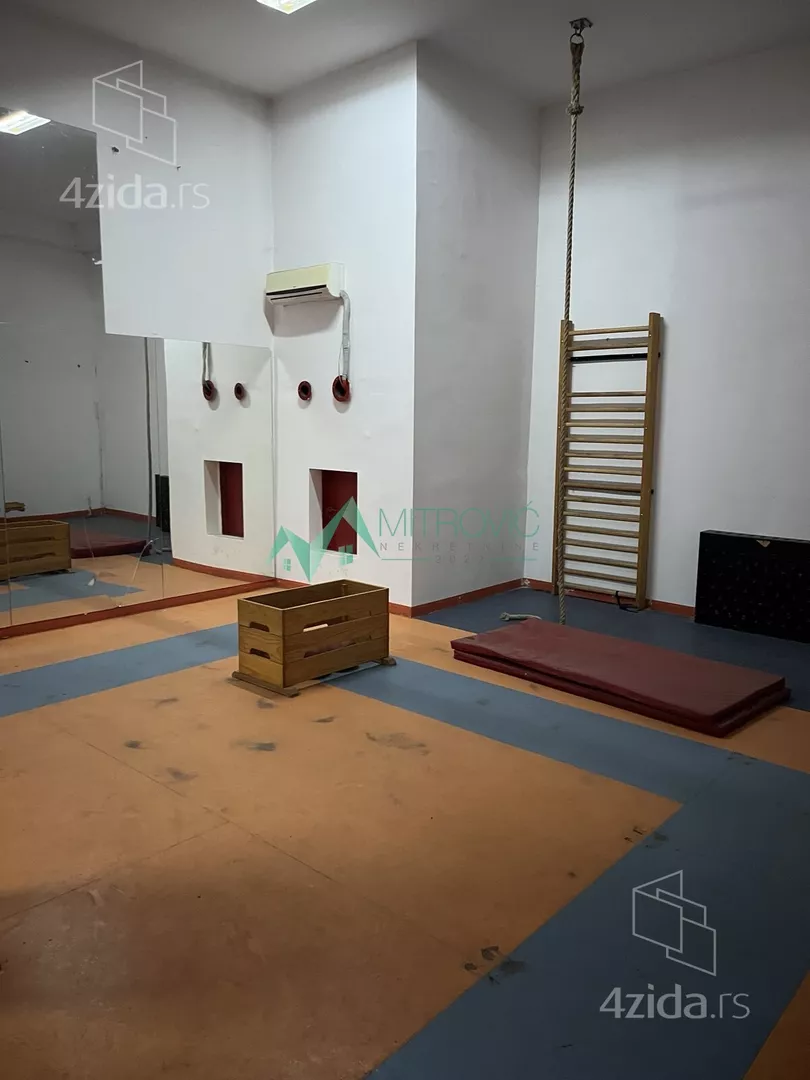Poslovni prostor | 4zida