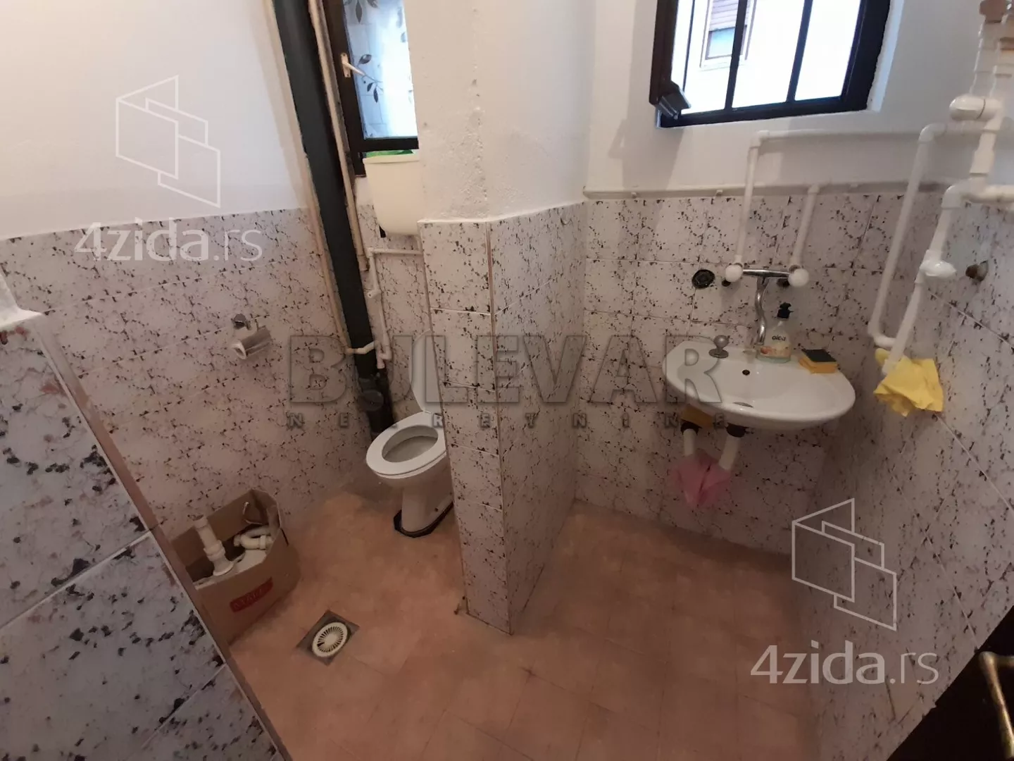 Lokal | 4zida