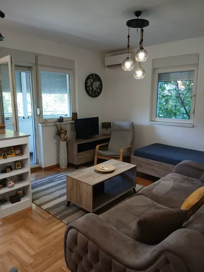 Univerzijade 36B | 4zida.rs