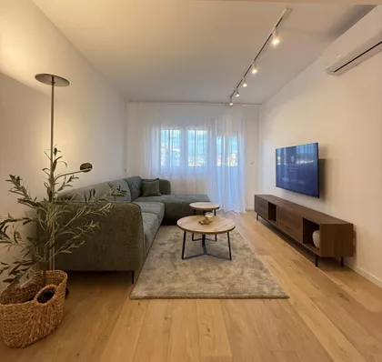 Dušanov Bazar | 4zida.rs