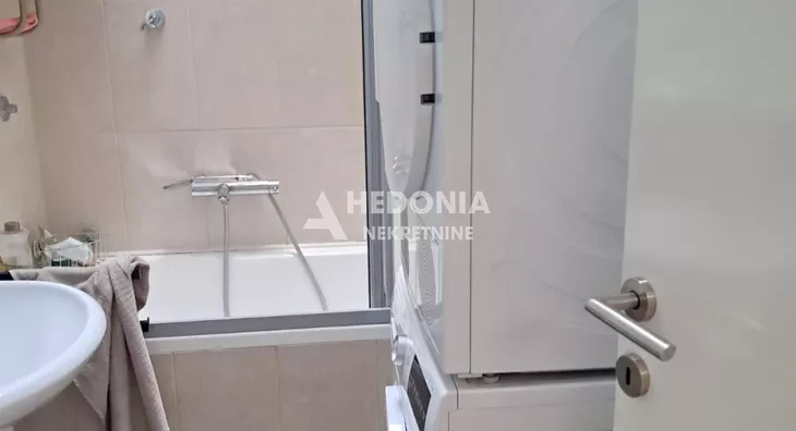 Šestosoban stan | 4zida