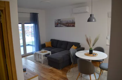 Stari Banovci | 4zida.rs