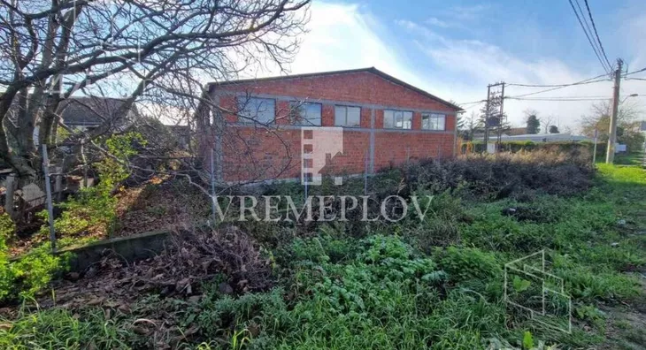 Poslovna zgrada | 4zida