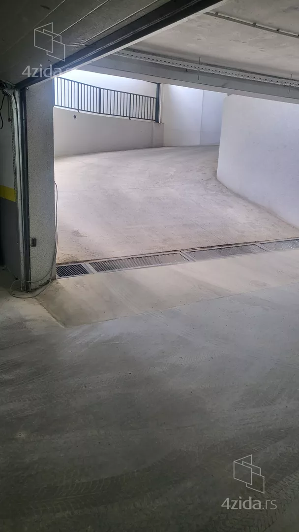 Garaža | 4zida
