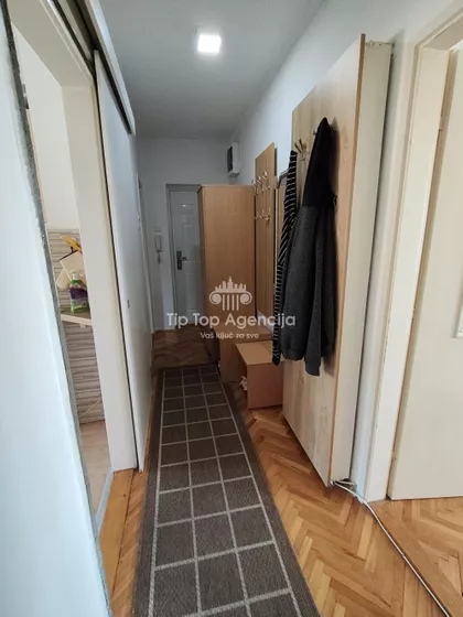Sunčani trg | 4zida.rs