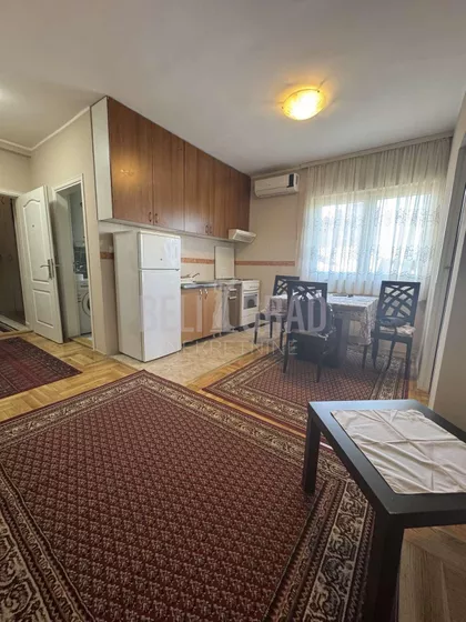 Sretena Mladenovića Mike | 4zida.rs