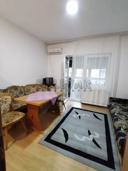 Zmaj Jovina | 4zida.rs