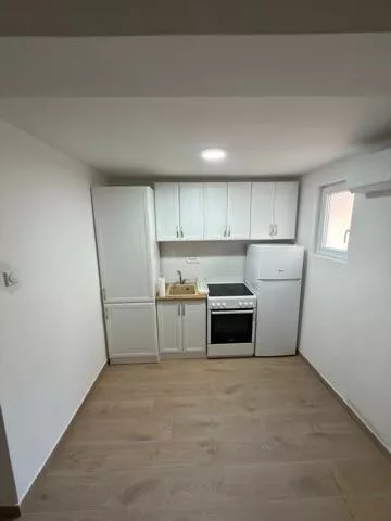 Sazonova 86 | 4zida.rs