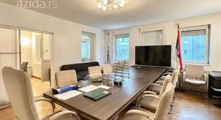 Sedmosoban stan | 4zida