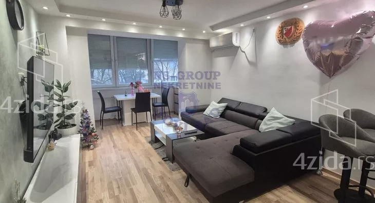 Dvoiposoban stan | 4zida