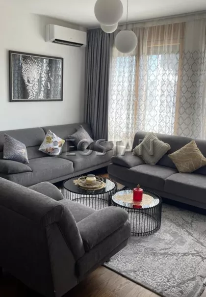 Tadije Sondermajera | 4zida.rs