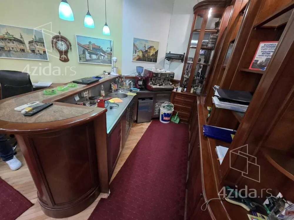 Lokal | 4zida