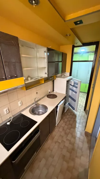 Kneza Lazara 95 | 4zida.rs