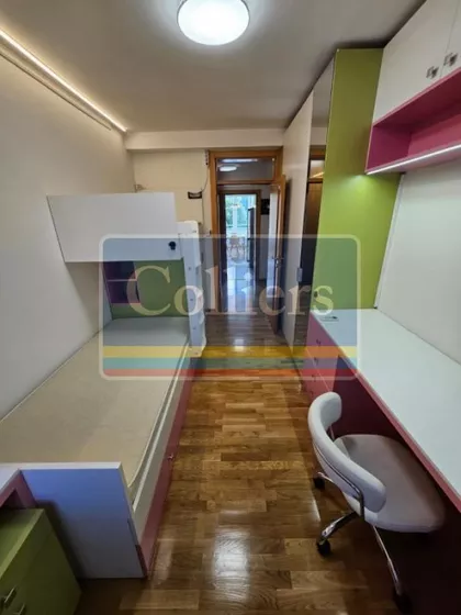 Pjarona De Mondezira | 4zida.rs