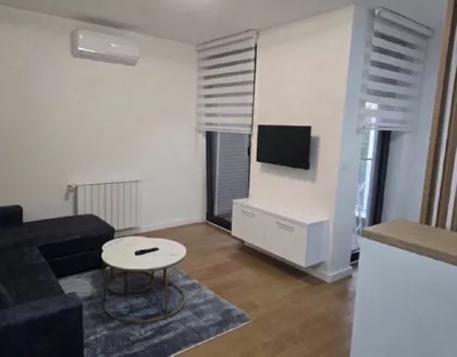 Ustanička 12 | 4zida.rs