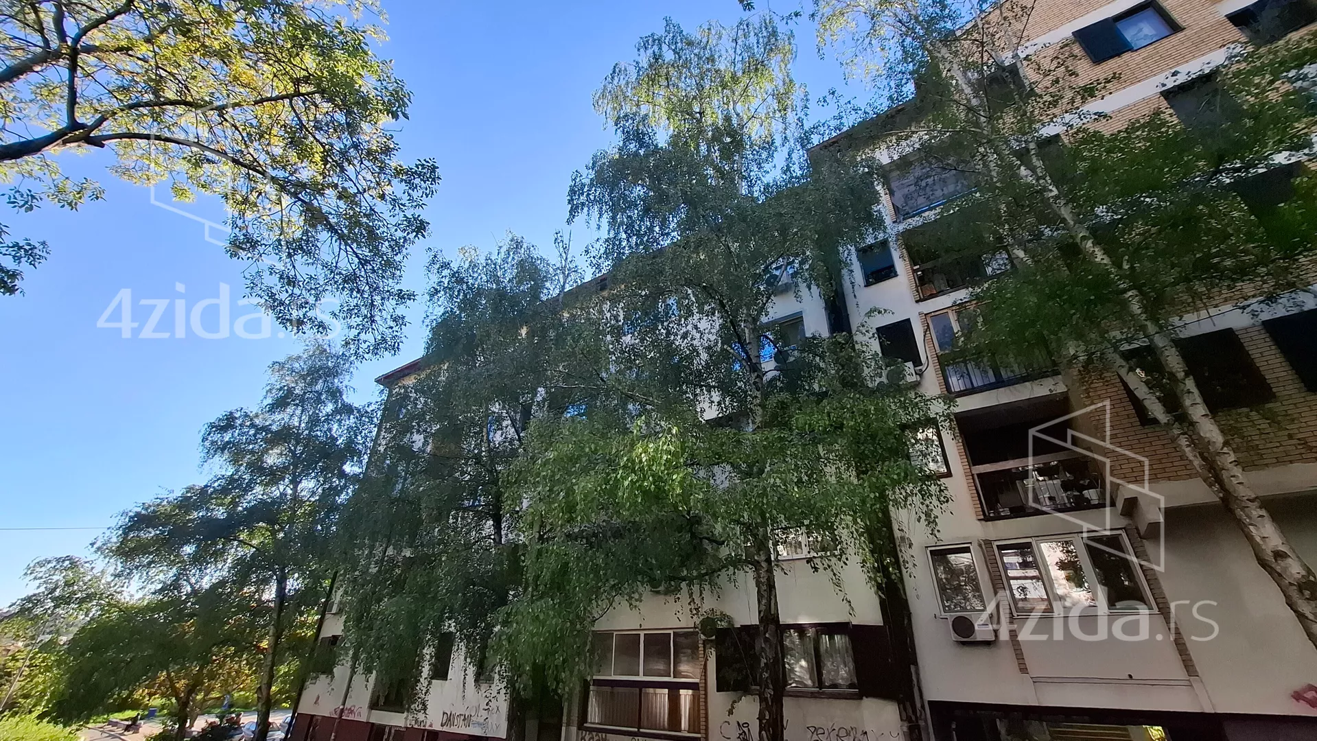 Troiposoban stan | 4zida