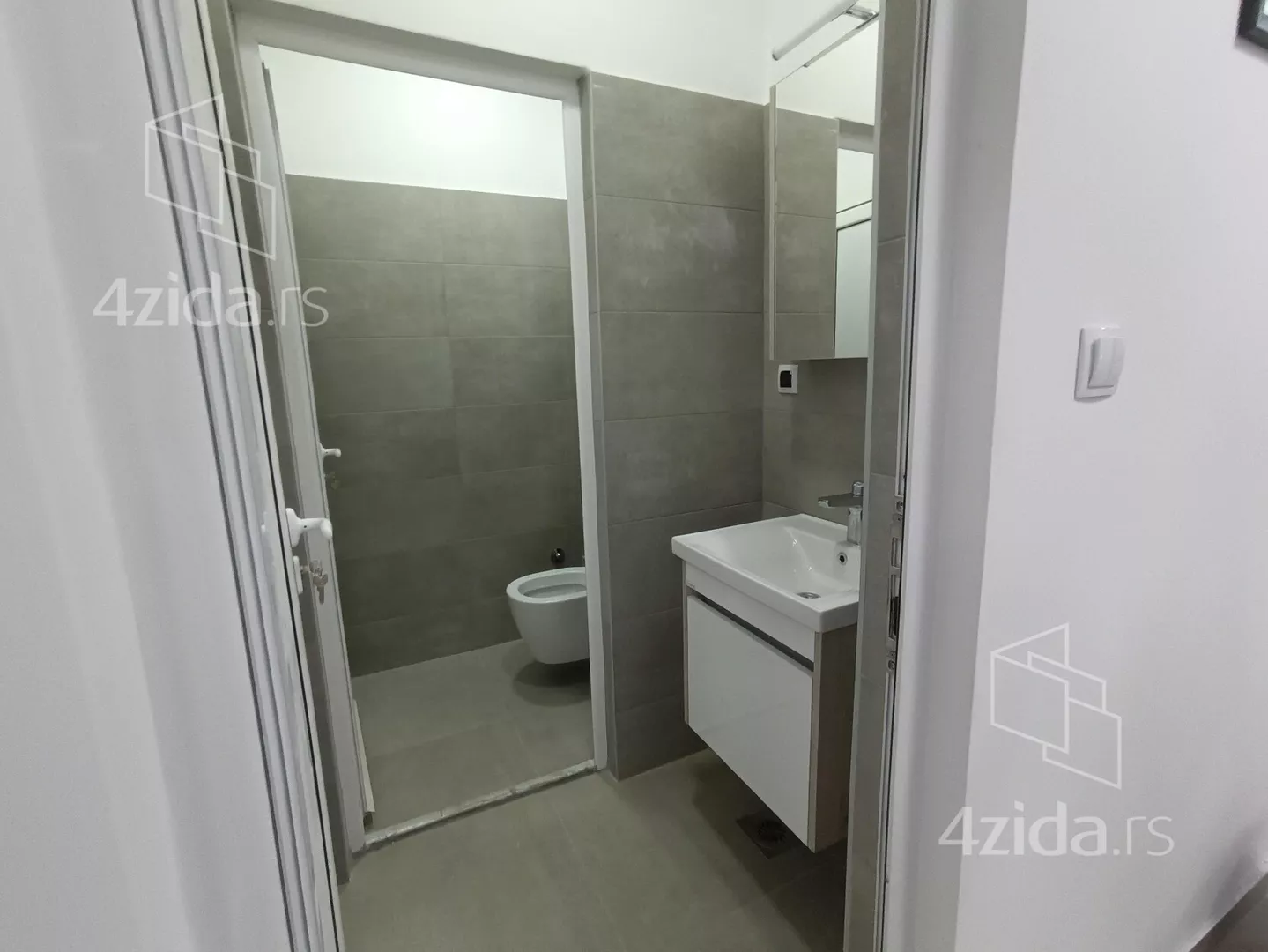Lokal | 4zida