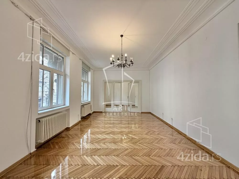 Šestosoban stan | 4zida