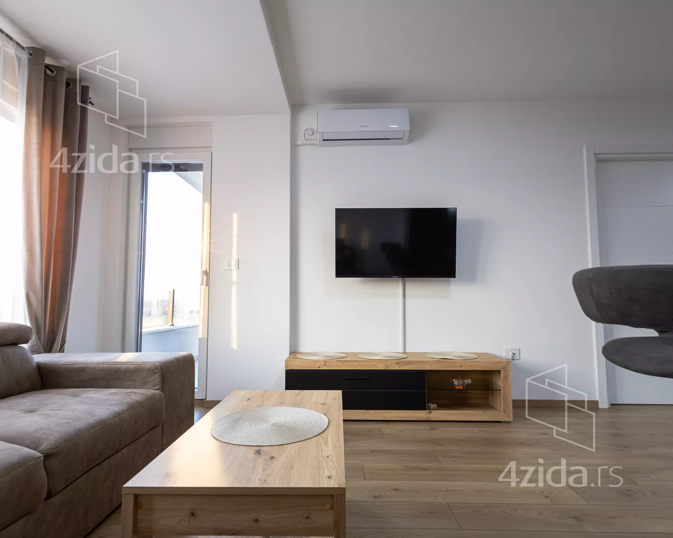 Jednoiposoban stan | 4zida