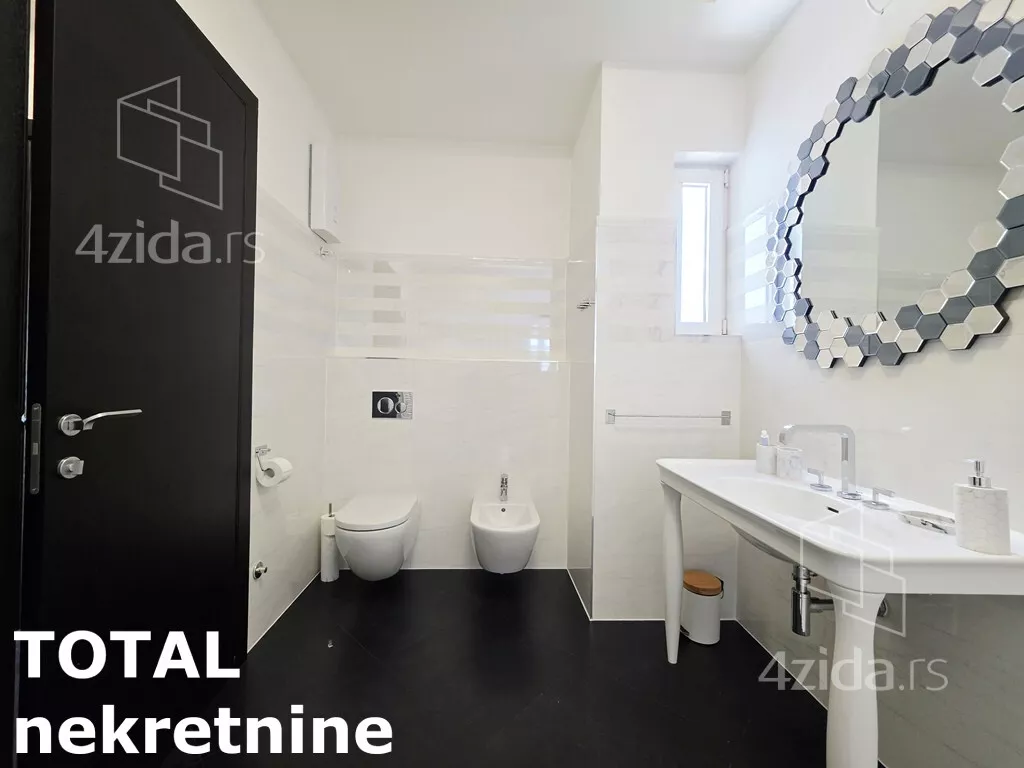 Šestosoban stan | 4zida