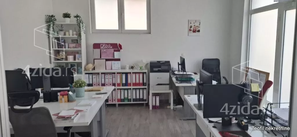 Poslovni prostor | 4zida