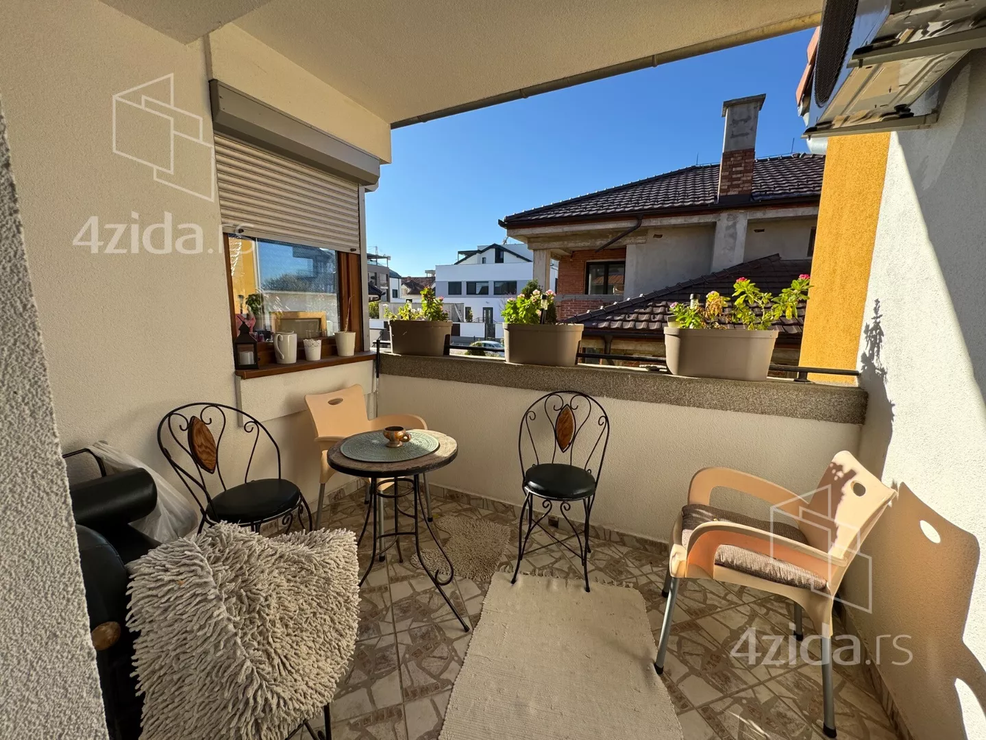 Petoiposoban stan | 4zida