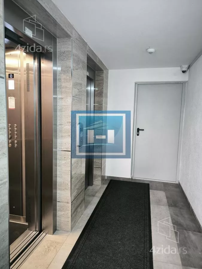 Šestosoban stan | 4zida