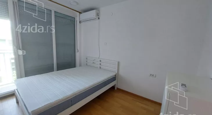 Petoiposoban stan | 4zida