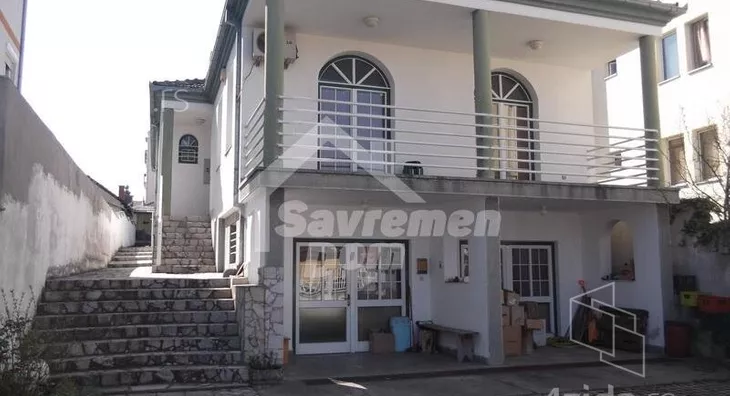 Petoiposoban stan | 4zida