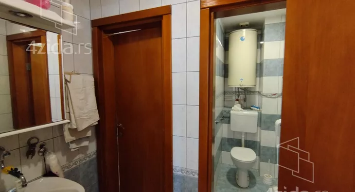 Šestosoban stan | 4zida