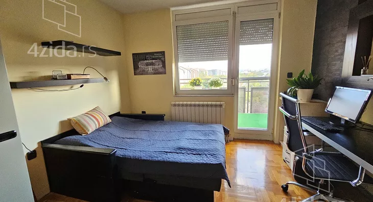 Petosoban stan | 4zida